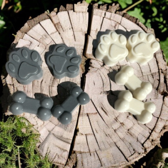 4 - Hand Crafted Soap - Goats Milk & Vanilla - Paws & Bones 🐾 - Picture 2 of 4